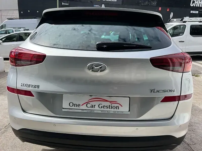 Usado Hyundai Tucson 132 CV (97 kW) 2019 Gris / plata SUV
