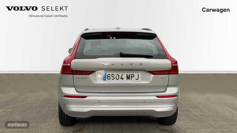 Usado Volvo XC60 Core 2024 Plateado SUV