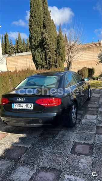 Usado Audi A4 136 CV (100 kW) 2011 Negro Berlina