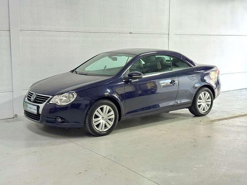 Usado VW Eos 122 CV (89 kW) 2008 Azul Descapotable