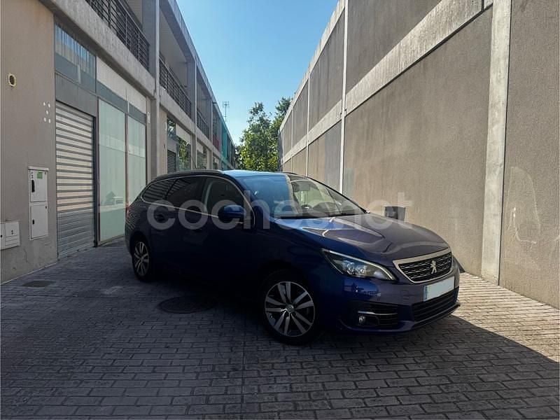 Azul Usado 2018 Peugeot 308 Business-Line Familiar | 9490 € (Precio justo) - Imagen 1/4