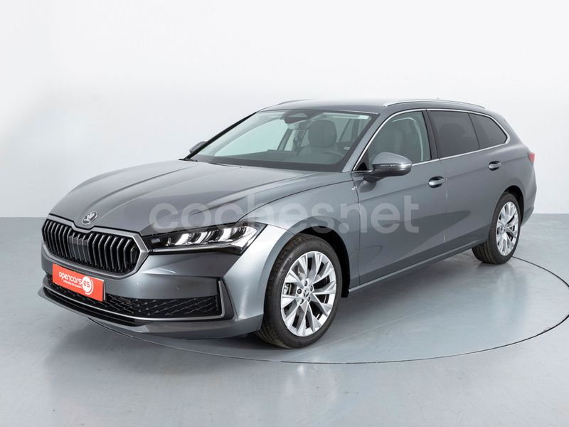 Gris / plata Usado 2024 Skoda Superb Selection Berlina | 33.400 € (Precio justo) - Imagen 1/4