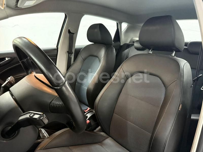 Usado Seat Ibiza CONNECT 90 CV (66 kW) 2017 Gris / plata Berlina