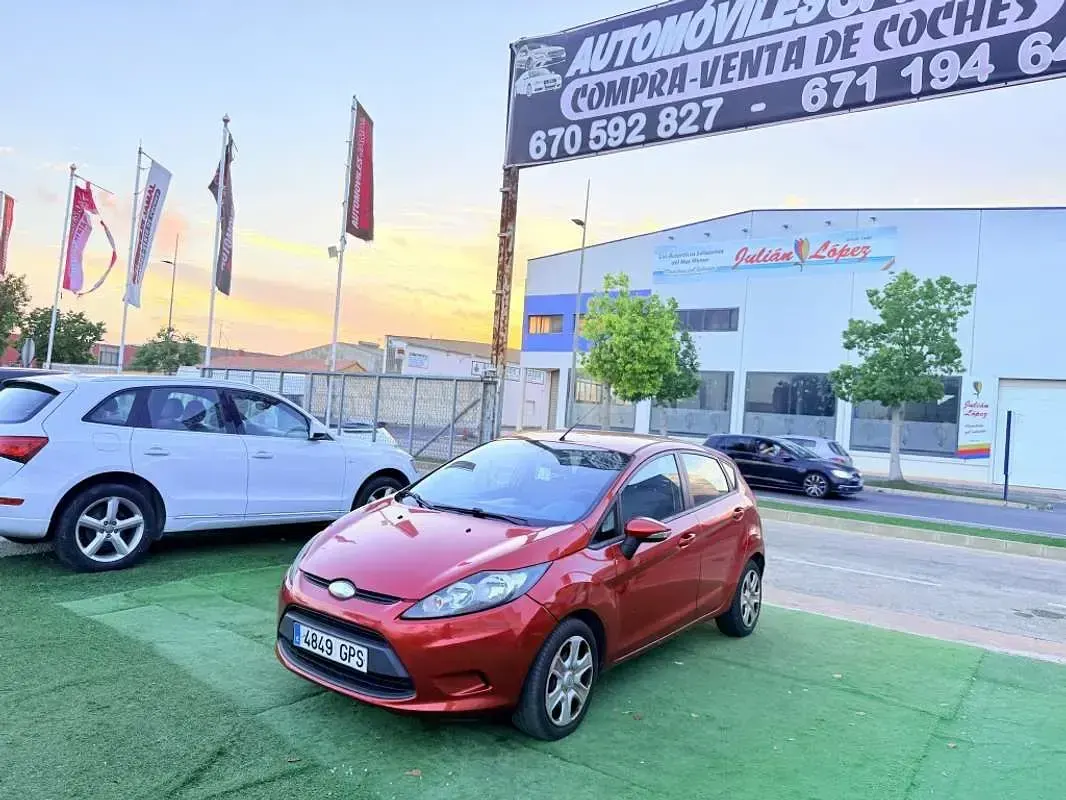 Usado Ford Fiesta Trend 82 CV (60 kW) 2009 Utilitario