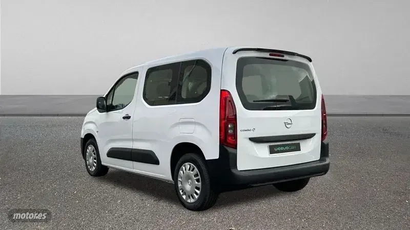 Usado Opel Combo-e Life Edition 100 kW (136 CV) 2023 Blanco Monovolumen