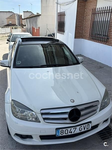 Usado Mercedes C200 136 CV (100 kW) 2010 Blanco Familiar