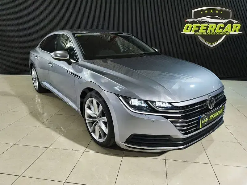 Usado VW Arteon Elegance 150 CV (110 kW) 2021 Gris / plata Berlina