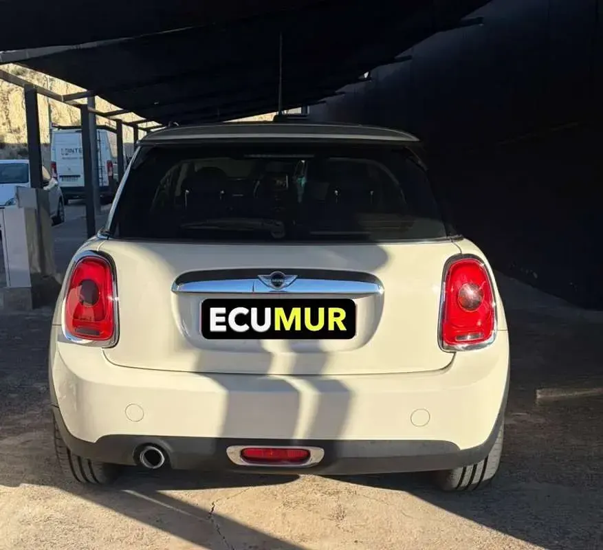 Usado Mini ONE 102 CV (75 kW) 2015 Blanco Utilitario
