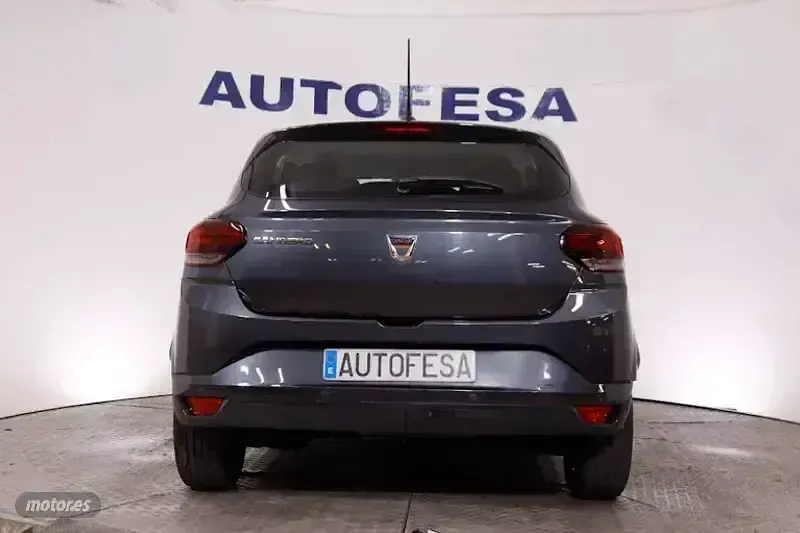 Usado Dacia Sandero Comfort 90 CV (66 kW) 2021 Azul