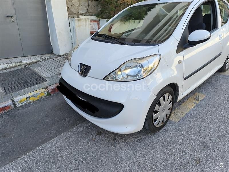 Usado Peugeot 107 68 CV (50 kW) 2006 Blanco Utilitario