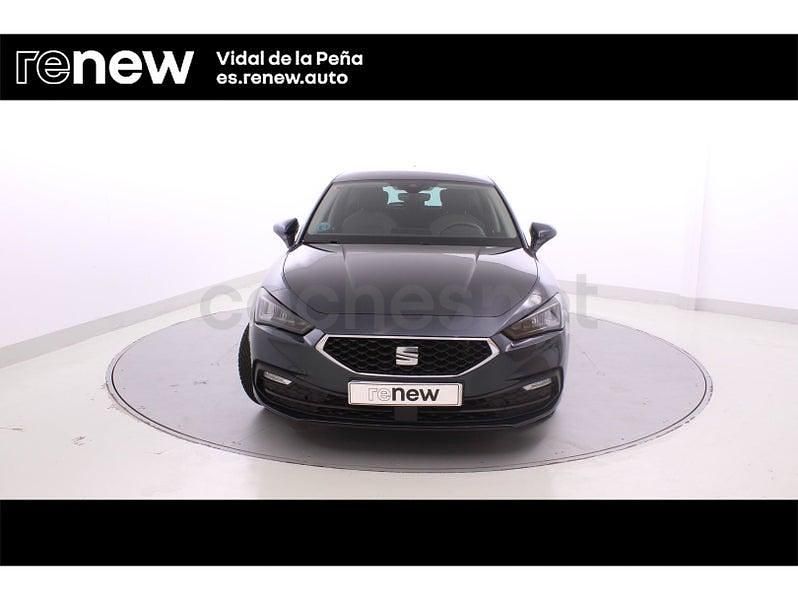 Usado Seat Leon Style 150 CV (110 kW) 2021 Gris / plata Berlina