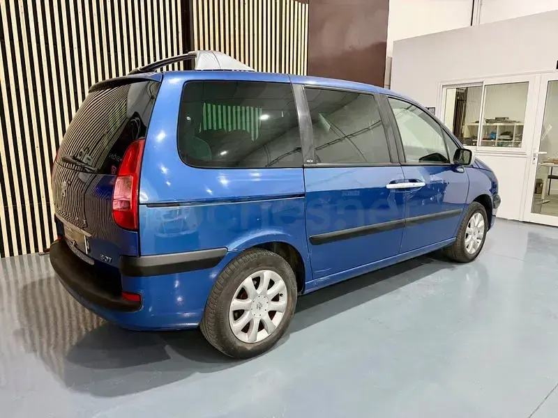 Usado Peugeot 807 130 CV (95 kW) 2006 Azul Monovolumen