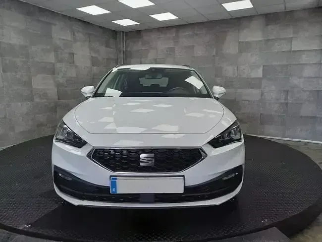 Usado Seat Leon Reference 116 CV (85 kW) 2021 Blanco Berlina