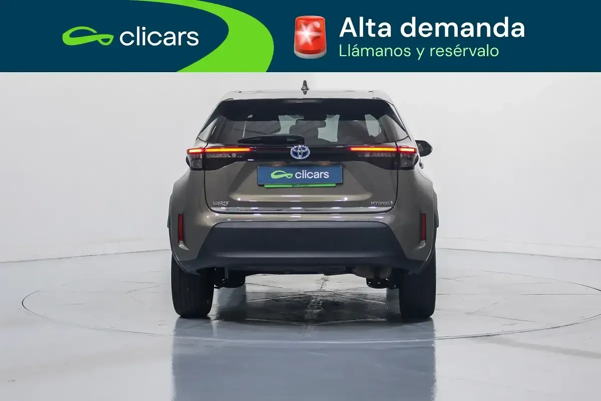 Usado Toyota Yaris Cross Plus 116 CV (85 kW) 2022 Beige SUV
