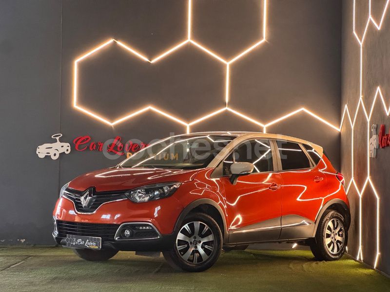 Usado Renault Captur LIMITED 90 CV (66 kW) 2017 Naranja SUV