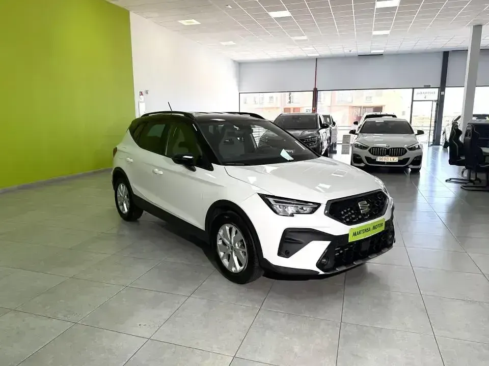 Usado Seat Arona FR 115 CV (84 kW) 2026 Blanco SUV
