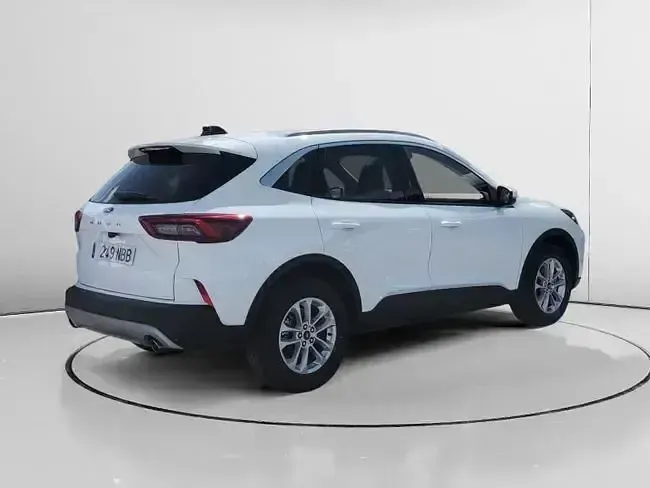 Usado Ford Kuga Titanium 150 CV (110 kW) 2025 Blanco SUV