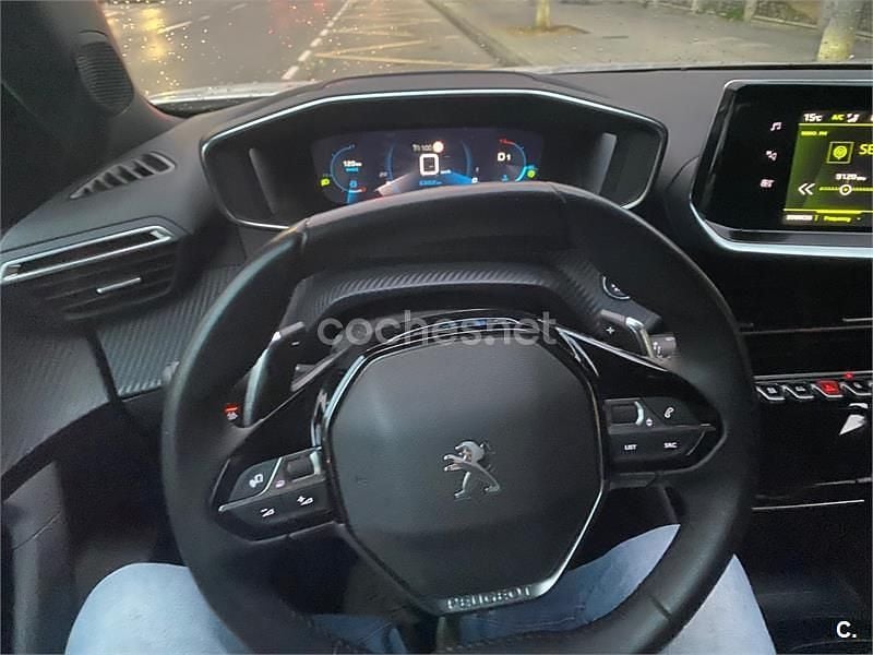 Usado Peugeot 2008 Allure 130 CV (95 kW) 2023 Blanco SUV