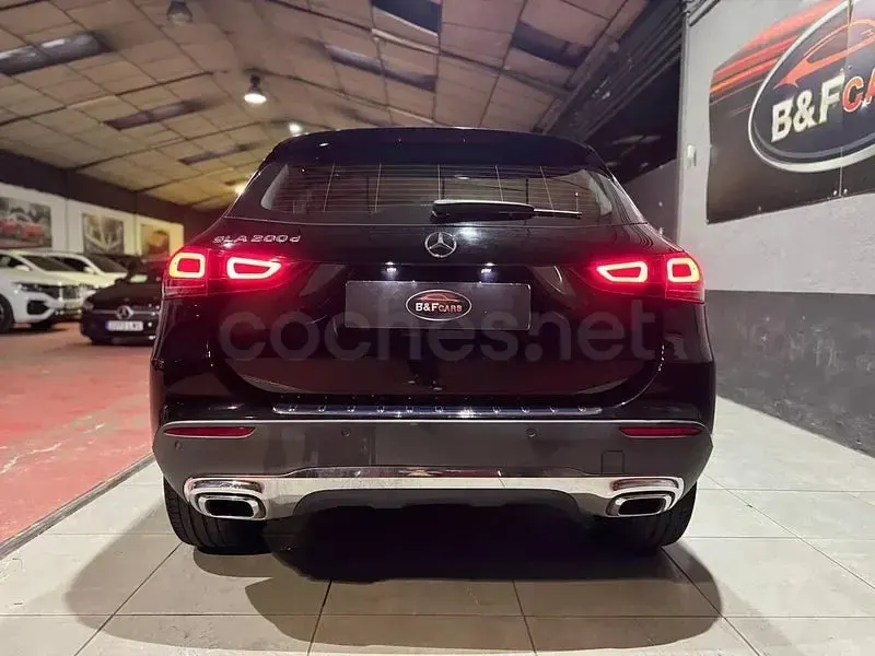 Usado Mercedes GLA200 150 CV (110 kW) 2022 Negro SUV