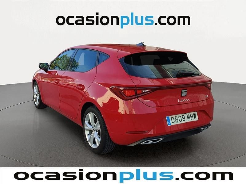 Usado Seat Leon FR 131 CV (96 kW) 2024 Rojo Utilitario