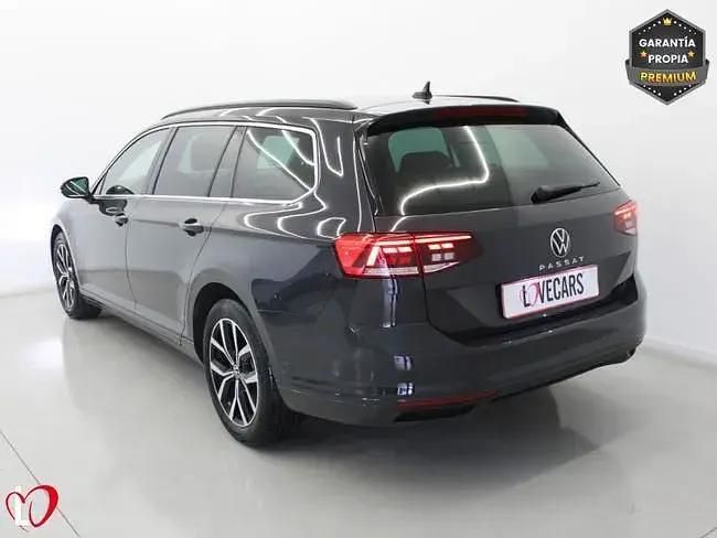 Begagnad VW Passat Executive 150 HK (110 kW) 2021 Grå Kombi