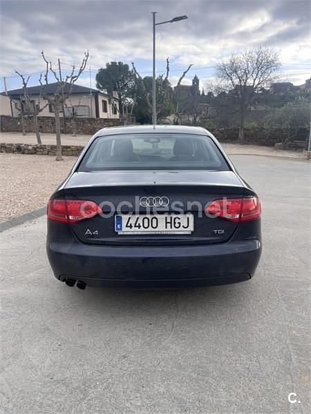 Usado Audi A4 143 CV (105 kW) 2011 Azul Berlina