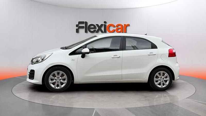 Usado Kia Rio 84 CV (61 kW) 2016 Blanco Utilitario