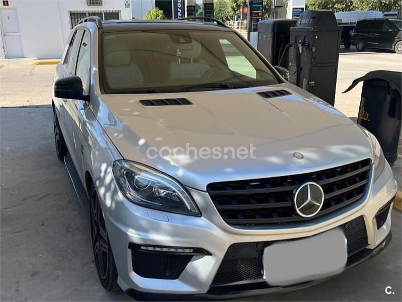 Gris / plata Usado 2013 Mercedes ML63 AMG AMG SUV | 29.900 € - Imagen 1/4