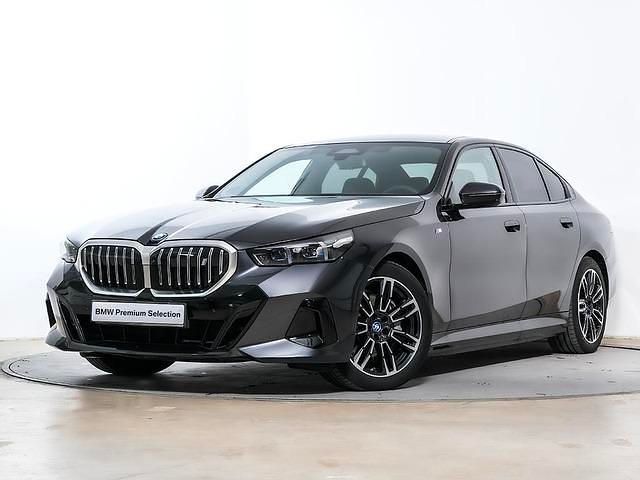 Usado 2025 BMW i5 Comfort Edition Berlina | 53.690 € - Imagen 1/4