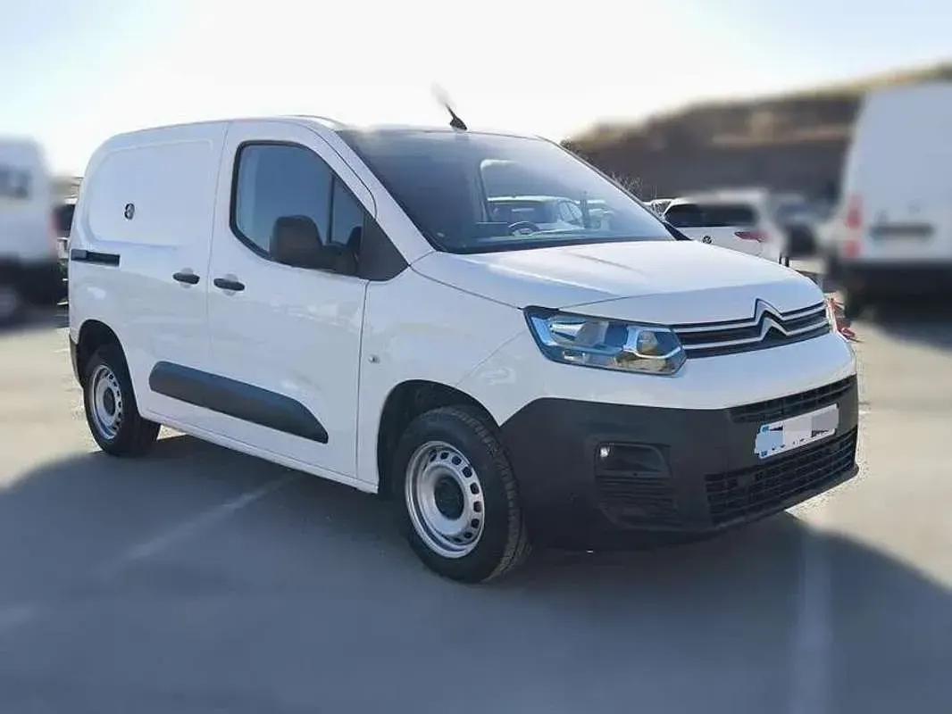 Usado Citroën Berlingo 102 CV (75 kW) 2022 Blanco Monovolumen