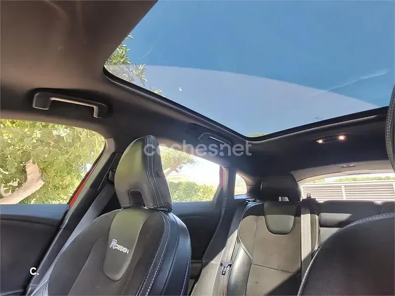 Usado Volvo V40 R-Design 115 CV (84 kW) 2013 Rojo Berlina
