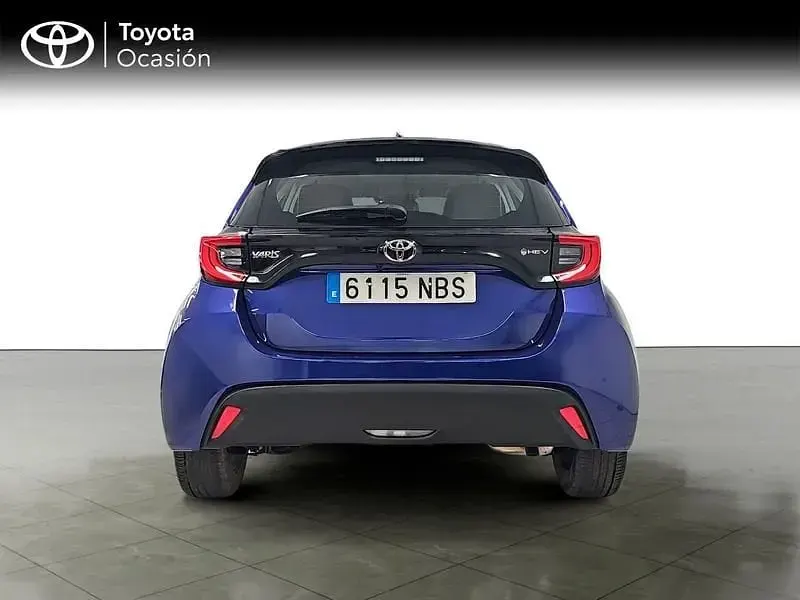 Usado Toyota Yaris Active 116 CV (85 kW) 2025 Azul Utilitario