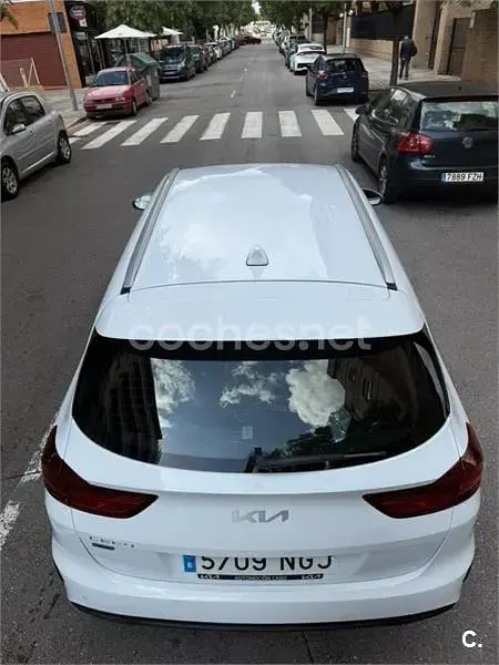Usado Kia Ceed 100 CV (73 kW) 2025 Blanco Utilitario