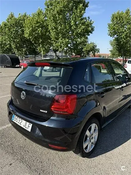 Usado VW Polo Advance 75 CV (55 kW) 2016 Negro Berlina