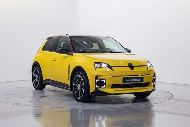 Usado Renault R5 Iconic 110 kW (150 CV) 2025 Amarillo Utilitario