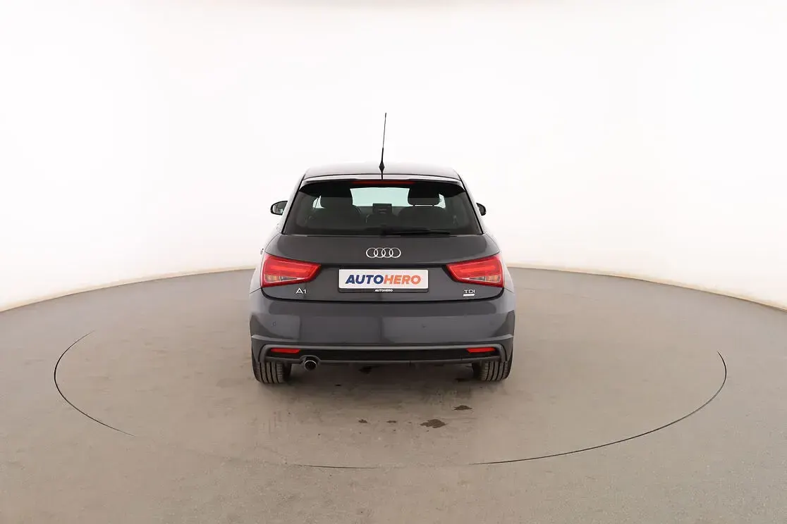 Usado Audi A1 Sportback 90 CV (66 kW) 2015 Gris Utilitario