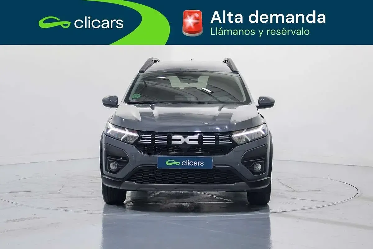 Usado Dacia Jogger Expression 110 CV (80 kW) 2025 Gris Monovolumen