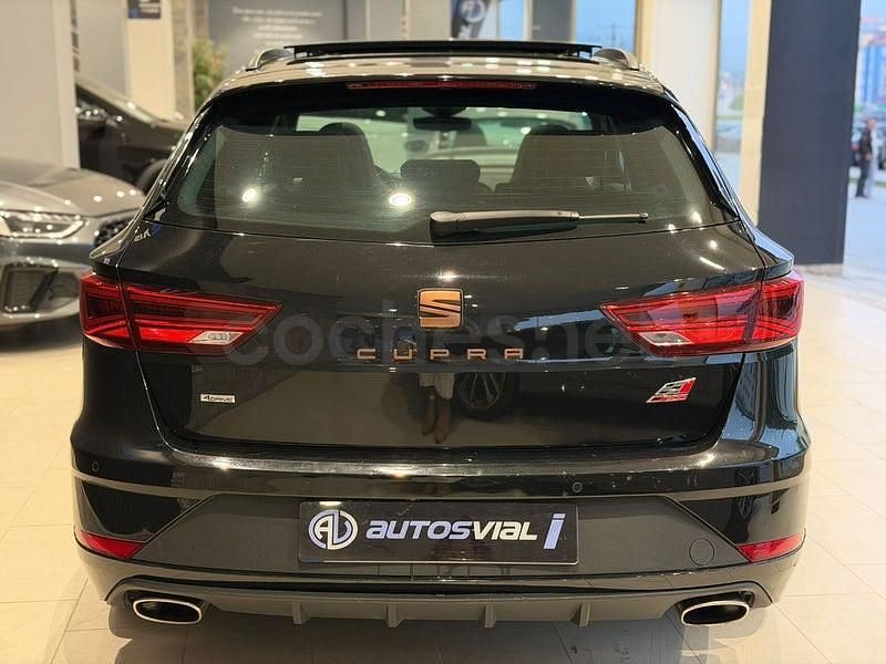 Usado Seat Leon 4Drive 300 CV (220 kW) 2019 Negro Familiar