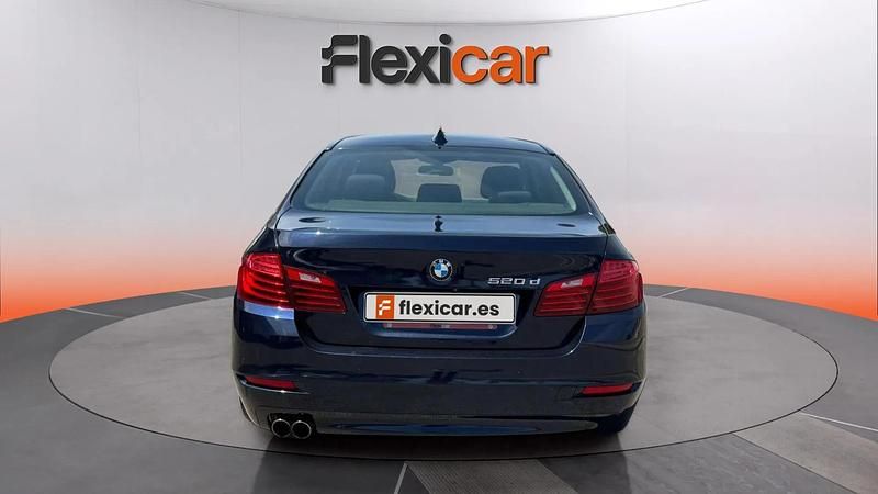 Usado BMW 520 Gran Turismo 184 HP (135 kW) 2016 Azul Sedan