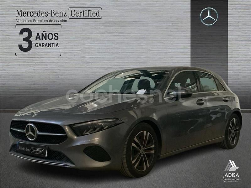 Gris / plata Usado 2024 Mercedes A180 Berlina | 30.490 € (Buen precio) - Imagen 1/4