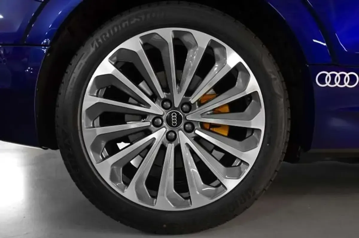 Usado Audi e-tron Sportback Sport 300 kW (408 CV) 2022 Azul SUV