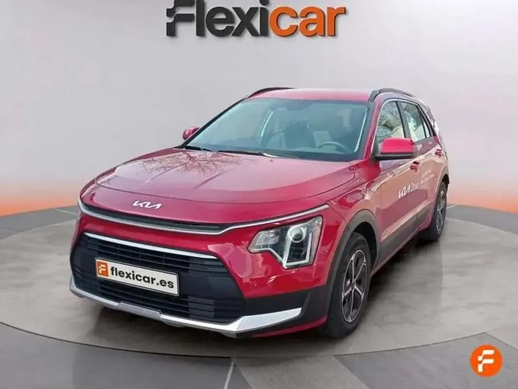 Usado Kia Niro 141 CV (103 kW) 2024 Rojo SUV