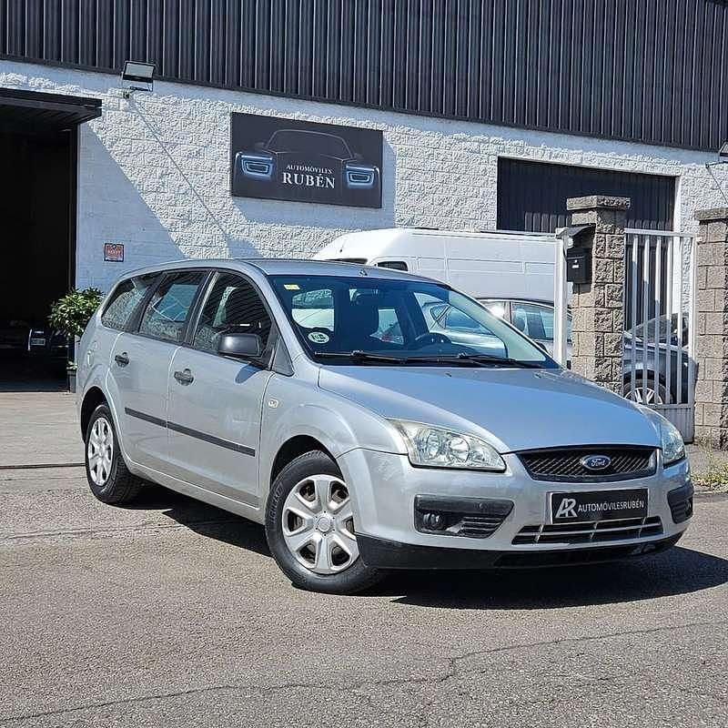 Gris Usado 2005 Ford Focus Trend Familiar | 2499 € (Precio justo) - Imagen 1/4