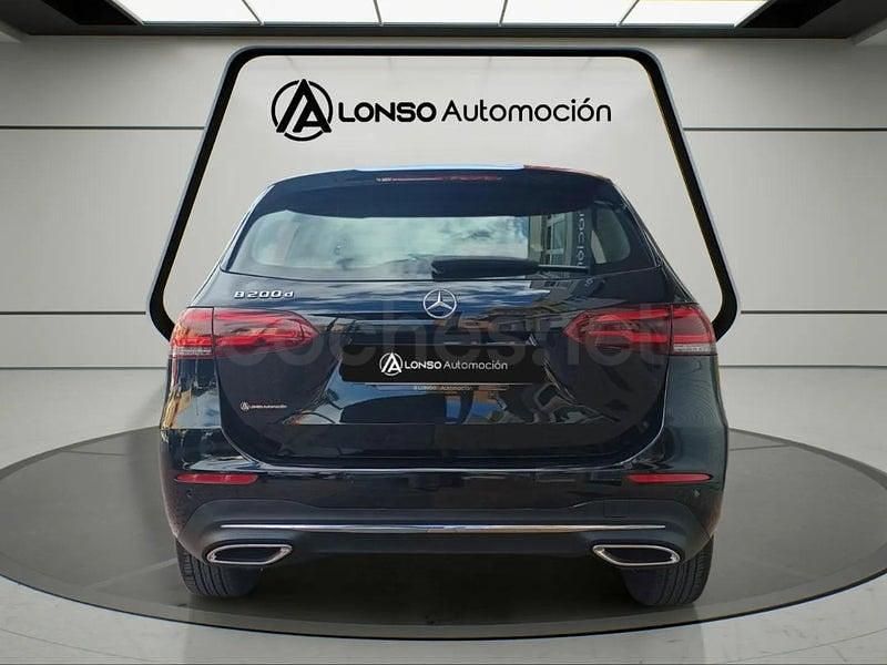 Usado Mercedes B200 150 CV (110 kW) 2022 Negro Monovolumen