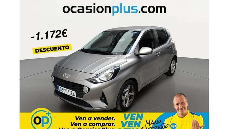 Usado Hyundai i10 67 CV (49 kW) 2022 Gris Utilitario