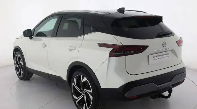 Usado Nissan Qashqai Tekna+ 158 CV (116 kW) 2023 Lunar white midnight black SUV