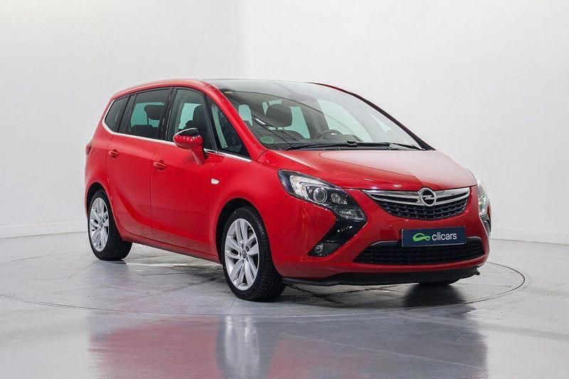 Usado Opel Zafira Tourer Excellence 136 CV (100 kW) 2015 Rojo Monovolumen