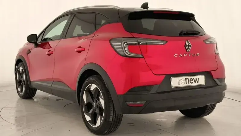 Usado Renault Captur Techno 100 CV (73 kW) 2025 Rojo SUV