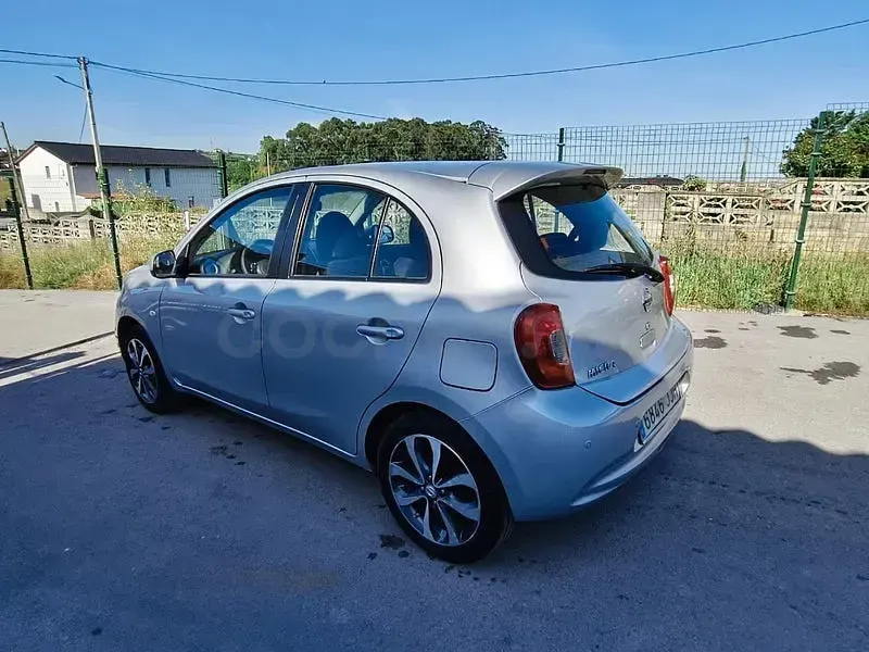 Usado Nissan Micra Tekna 80 CV (58 kW) 2013 Gris / plata Utilitario