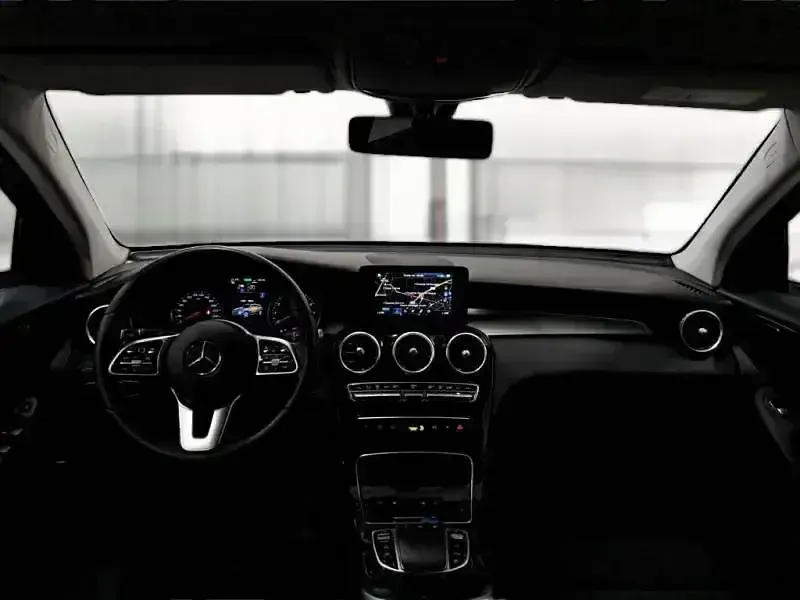 Usado Mercedes GLC300e 320 CV (235 kW) 2021 Blanco SUV